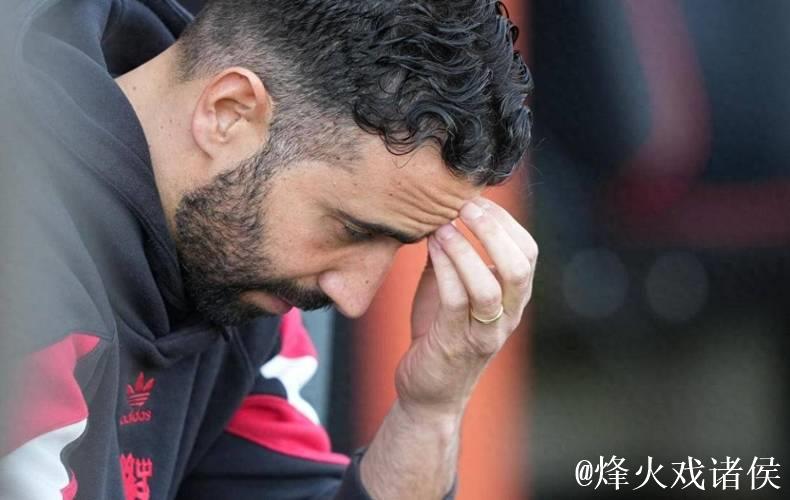 阿莫林从三后卫到四后卫灵活应变，反观曼联依旧令人失望